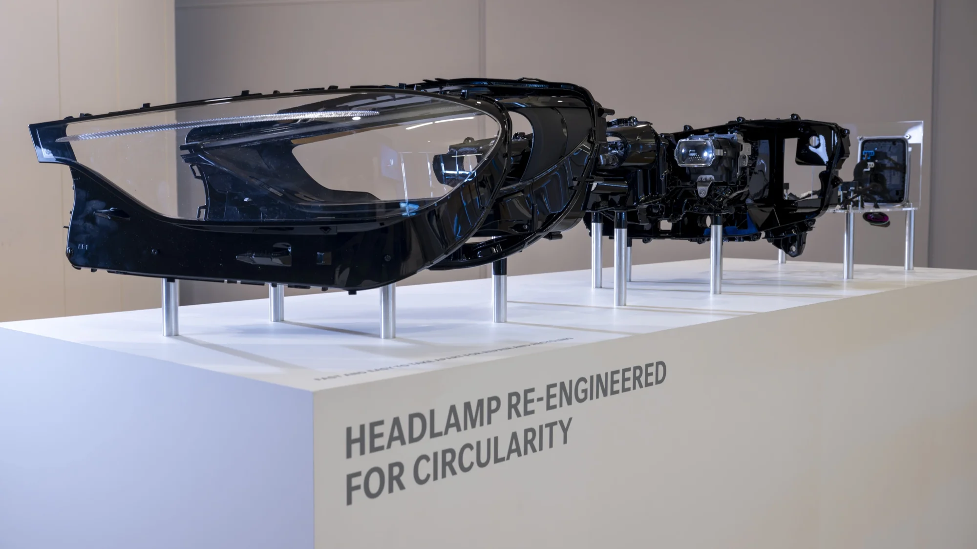 Design-Perspectives-2026-Nachhaltigkeit-Kreislaufwirtschaft_in_der_Automobilbranche-MB-01.webp